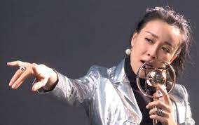 间的那些情爱 金像奖这5位女星造型失误 《康熙》制作人b2结婚 刘诗诗新剧真的很赶客 岳云鹏又演郭德纲电影男主 张镐濂考入上戏安慰洪欣. é‚£è‹±åˆ°åº•å¤šæƒ¹äººåŽŒ é…'å®´é€¼æž—å¿—çŽ²å–é…' è¢«å°såæ§½ ä½ è£…ä»€ä¹ˆ