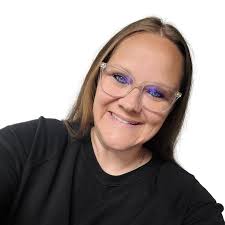 RECIPE ➡️ https://www.eatingonadime.com/easy-ice-cream-cake-recipe/ I love  ice cream cake but it can be a ton of work to make from scratch. You are  going to love this easy ice cream cake recipe. Now