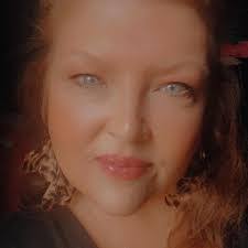 Whitney Packard's Instagram, Twitter & Facebook