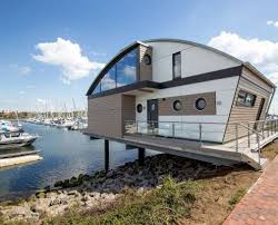 Die wohnung hat 37,36 m² und wurde komplett renoviert. Romantisches Hausboot Oder Ferienhaus An Der Ostsee Buchen Meerzeiten