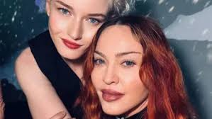 Nia Dennis' 'Dance Party' Gymnastics Routine Celebrating Black Culture Has  Gone Viral