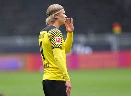 Erling haaland is a norwegian footballer who plays as a striker and joined borussia dortmund from red bull salzburg in austria. Erling Haaland Spends 500k In One Night During A Holiday In Greece