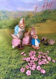 When a lumber company moves in to start clearing the trees that pete and elliot previously hid in, ranger grace finds the boy and decides to take him in. Danielle Pearce Ljzartzsweetz Profile Pinterest