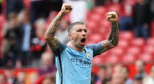 Inizia la sua carriera nel 2004 collezionando 27 presenze con il čukarički stankom. Kolarov Lazio Potrei Tornare Milinkovic E Un Grande Giocatore