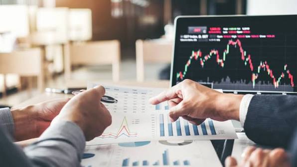 Mengawal Pemerintah Memperbaiki Layanan Investasi demi Perluasan Lapangan Kerja