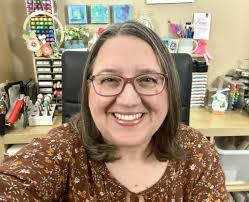 Julie Davi's Instagram, Twitter & Facebook