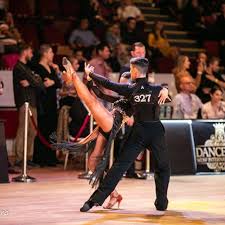 De albu andreea si ilinca mihaela. ViaÈ›Äƒ In PaÈ™i De Dans