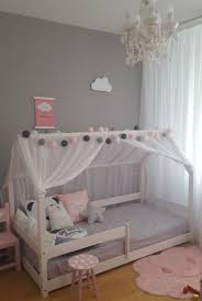 Erkek çocuk odası dekorasyonu oluşturmak istiyorsanız kız çocukları gibi cıvıl cıvıl renkleri biraz unutmanız yada fazlasını. Bebek Odalari Icin Yeni Trend Pastel Tonlari