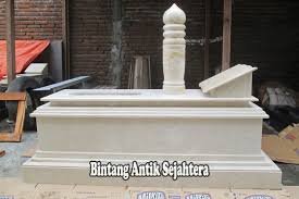 Kijingan ini cukup berbeda dari biasanya karena ukurannya yang besar yaitu dengan panjang 180 cm lebar 80 cm dan tinggi 1 meter. Model Makam Islam Marmer Tulungagung Harga Bodi Makam Pusat Marmer Tulungagung
