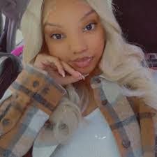 Crystal Strawser's Instagram, Twitter & Facebook