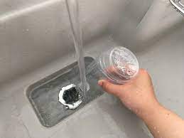 排水溝のつまりを手軽に解消するワザ 手軽 排水溝 掃除