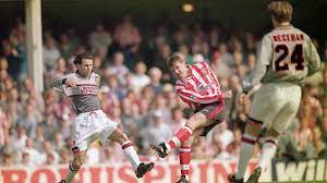 Man utd 3 southampton 0. Manchester United Grey Kit Change Vs Southampton Story Behind Red Devils Bizarre Outfit Swap Goal Com