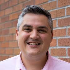 Luis Avellana's Instagram, Twitter & Facebook