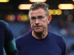 Sezon sonunda ayrılacagını belirten ralf rangnick e schalke yonetimi yol vermiştir. Ralf Rangnick Schalke 04 S04 Gruppe Plant Drei Krasse Schritte S04