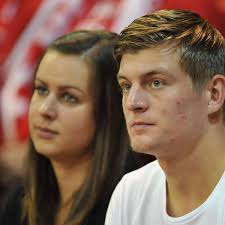 Official twitter of toni kroos. Neckarsteinach Fussballer Toni Kroos Heiratet Seine Langjahrige Freundin Jessica Auf Dem Hohen Darsberg Region