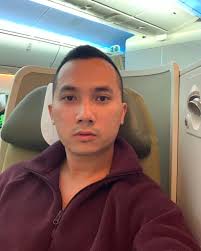 I probably needed a hug but instead, I booked a flight to Vietnam ✈️🇻🇳