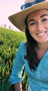 Elizabeth Munn (@lizzymunn)