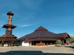 Dinamai ar rahmaan (yang maha pemurah), diambil dari perkataan ar rahmaan yang terdapat pada ayat pertama. Hhmzh On Twitter Masjid Ar Rahman Mukim Pulau Gajah Kelantan