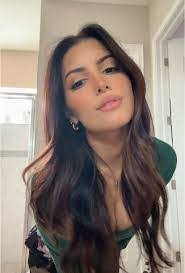 Maya Davison's Instagram, Twitter & Facebook