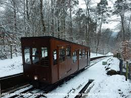 Seilbahn wie in portugal, zahnradbahn, street art und tolle aussichten genießen. Stuttgart Standseilbahn Seilbahn Waldfriedhof Sudheimer Platz Deef