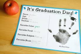 Some of these preschool graduation certificate templates are created on a powerpoint background. Two Ways To Celebrate Graduation Day Make And Takes