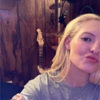 Vicki Eason's Instagram, Twitter & Facebook