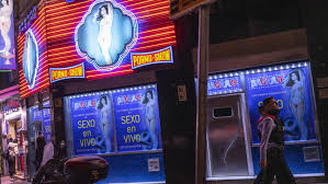 Nos colamos en la reapertura de la sala Bagdad: Estamos creando el  metaverso erótico