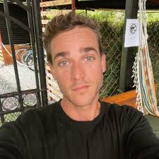 Photo by David Jo (@davidjodesign) · October 15, 2024