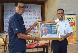 Spesial untuk anda yang sedang mencari bahan gambar untuk diwarnai. Ukir Sejarah Mnc Radio Siaran Bareng Anies Di Atas Monas Okezone Megapolitan