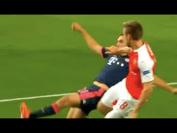 Aaron ramsey came close to scoring on the rebound from neuer's magnificent save, but he fired across the face of the goal. Manuel Neuer Amazing Save Vs Arsenal Youtube