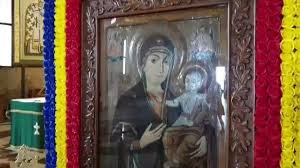 În 1908, la pogorârea duhului sfânt au venit la mănăstirea nicula doi tineri soţ şi soţie, din zona clujului, căsătoriţi la începutul anului. Trinitas Tv Icoana Maicii Domnului De La MÄƒnÄƒstirea Nicula PaÈ™iipelerinului Facebook