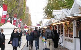 Danse art deco opera house & concert hall in paris due to the pandemic measures, shows are canceled until march 31st. Le Marche De Noel Prend Ses Quartiers Sur Les Champs Elysees Le Parisien