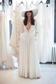 Pénétrez dans l'atelier de mademoiselle chapeaux situé rue des tournelles au centre de paris. 130 Idees De Chapeau De Mariee Wedding Hat Chapeau Chapeaux Mariage Marie