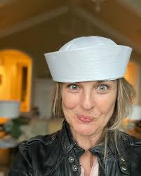 Beverly Jane's Instagram, Twitter & Facebook