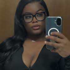 Kendra Watts (@kensvelvetsycrt) • Facebook