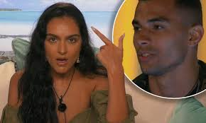 Love Island fans BAFFLED after Connagh is pressured into apologising to  Siannise for kissing Rebecca 