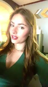 Elle Bandy's Instagram, Twitter & Facebook