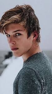 Alex Lingle's Instagram, Twitter & Facebook