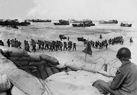 Les allemands, craignant un débarquement, avaient fait construire le mur de l'atlantique qui s'étend de la frontière espagnole jusqu'en norvège. Bm1d0lugxj2jam