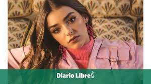 Adriana Luis's Instagram, Twitter & Facebook