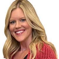 Kellie Hinkle's Instagram, Twitter & Facebook