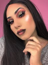 Quieren tutorial de makeup mañana? Should I do a makeup tutorial tomorrow?  🤔😍 Dejenme ideas abajo 👇🏻👇🏻👇🏻 Leave some makeup ideas below  👇🏻👇🏻👇🏻