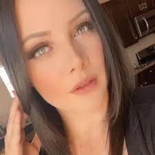 Miranda Gillespie (@mrose2721)