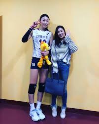이다영이 sns에 김연경을 겨냥하는 것처럼 보이는 글을 올리자 팀 내 불화가 있는 것이 아니냐는 의혹이 일었고 김연경은 2월 3일 인터뷰를 통해 불화설을 인정했다. í‚¤ê°€ ì»¤ì„œ ì™¸ë¡œìš´ ê¹€ì—°ê²½ ã… ã…  Jpg 1boon