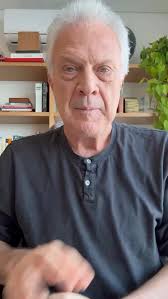 Gentem, vocês já viram que o @pedrobial lançou o livro “Isabel do vôlei da  vida” né?! Essa é uma biografia emocionante feita para nossa querida Isabel  Salgado, nossa amiga e ídola do esporte. Vocês ...