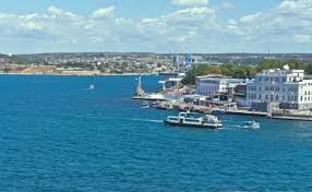 יש סיכוי שאקבל אזיק לקרסול כמו מרתה סטיוארט? Mer Noire Larousse