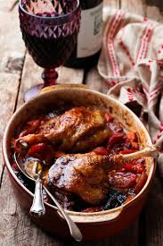 Cuisses De Canard Aux Pruneaux Cuisse De Canard Recettes De Cuisine Recette Canard