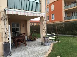 Mit den steindekor platten (steinimitat) setzen sie echte highlights in ihrem wohnzimmer oder in ihrem garten! Tolle Erdgeschoss Wohnung Mit Garten Und Sonniger Terrasse Burger Immobilien Freiburg