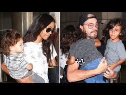 Zoe saldana is supporting shot@life. Exclusive Zoe Saldana And Marco Perego Have Their Hands Full At Lax Youtube