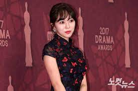 그룹 aoa 출신 권민아가 활동 당시 괴롭힘을 당했다고 인스타그램을 통해 폭로 했습니다. Hc3oi8k2huogom